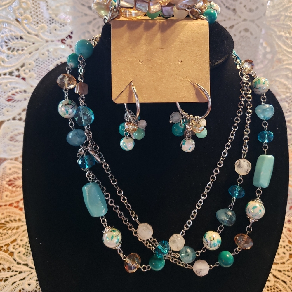 NWOT 3 piece jewelry set!